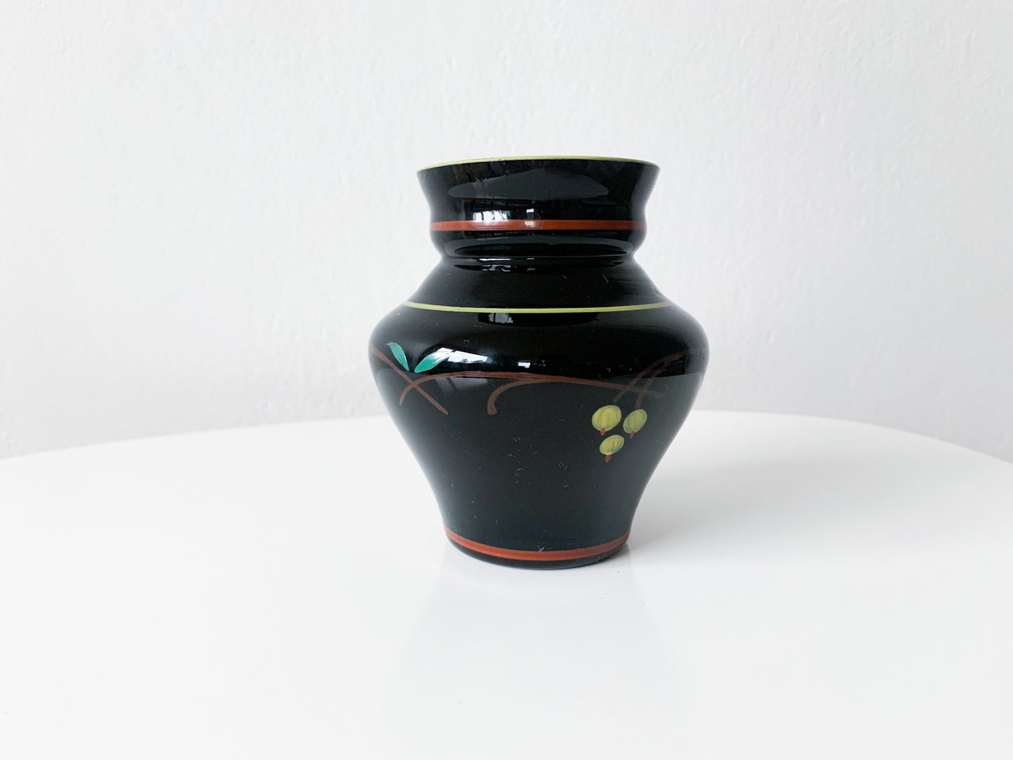 Black glass Art Deco vase Karhula Kauklahti hand-painted