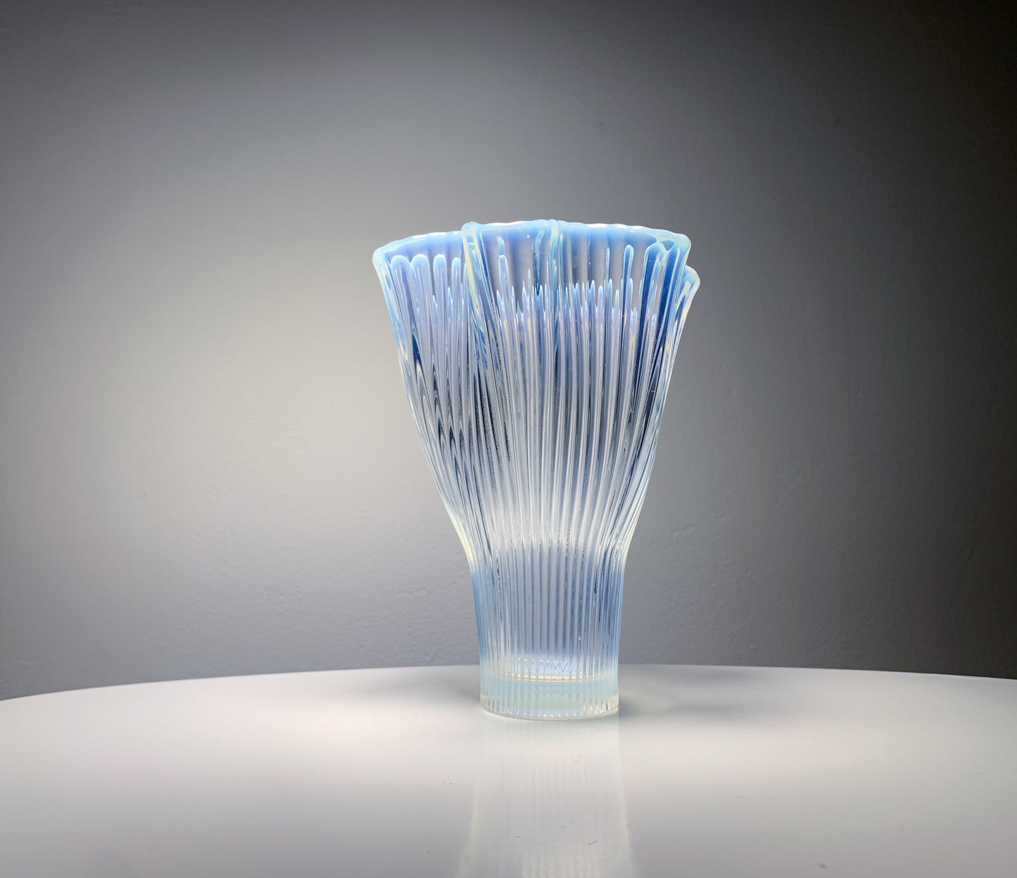 Vintage opalescent glass vase Reffla, designer Arthur Percy, Gullaskruf Sweden, 50s