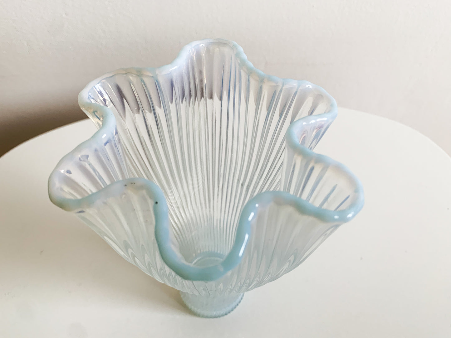 Vintage opalescent glass vase Reffla, designer Arthur Percy, Gullaskruf Sweden, 50s