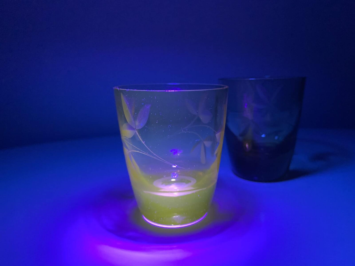 Uranium Vaseline Glass UV Violet Light