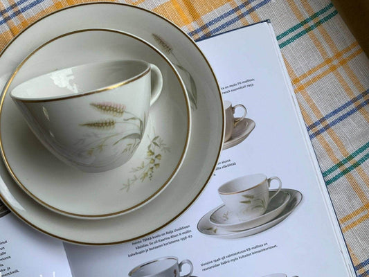 Coffee cup Made in Finland Modernist porcelain