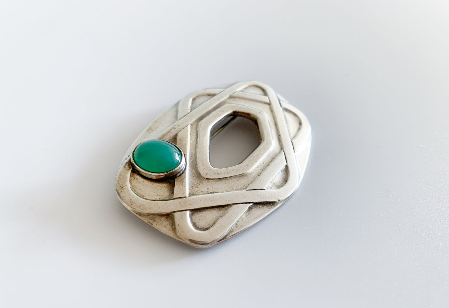 Modernist space age style silver brooch with chrysoprase, Salovaara Finland 1965