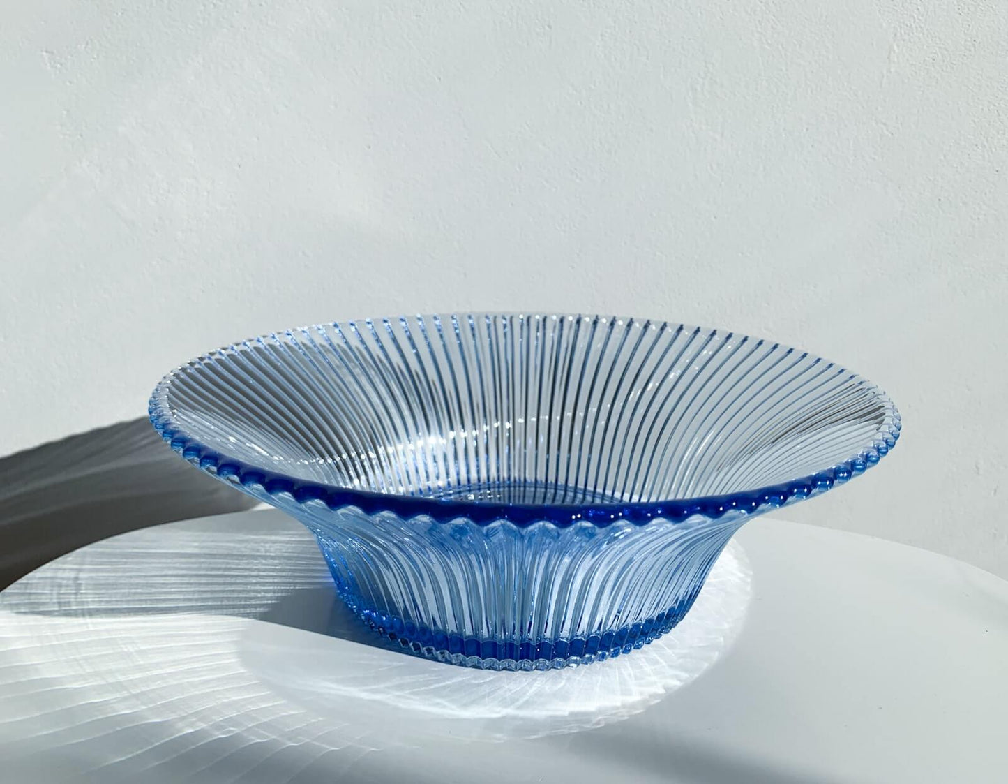 Goran Hongell Karhula, Large Sapphire Bowl Sade 26 cm, 1950s