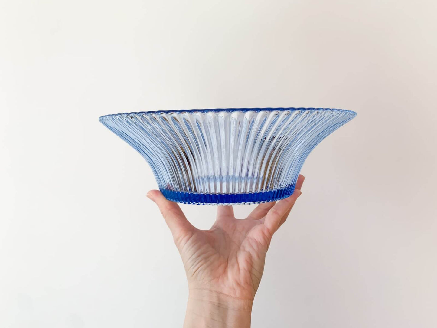 Goran Hongell Karhula, Large Sapphire Bowl Sade 26 cm, 1950s