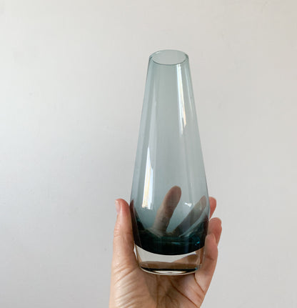 Tamara Aladin Riihimäen Lasi | Blue grey glass vase
