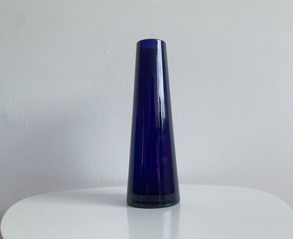 Modernist vase SH105 by Saara Hopea, Nuutajarvi Finland, 1953