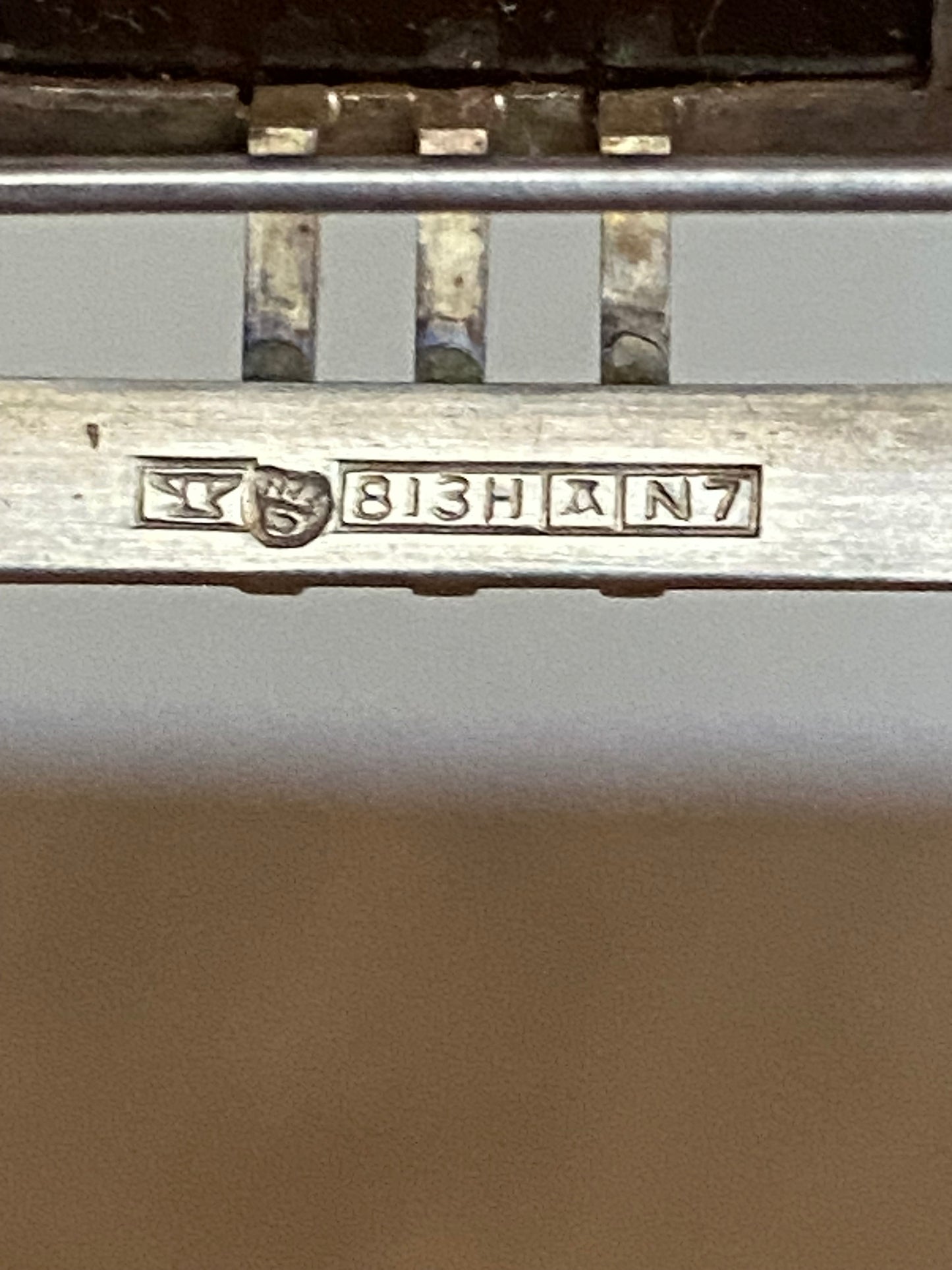 Elis Kauppi, Brosche, Silber, Tigerauge, modernistisch