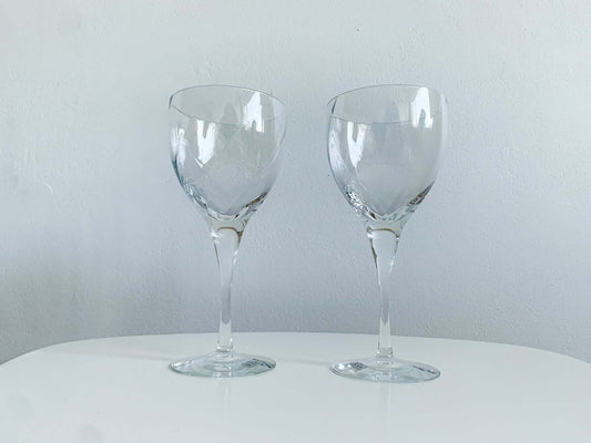 Pair of iconic crystal wine glasses Chateau, Bertil Vallien, 20 cl, Kosta Boda 1980s