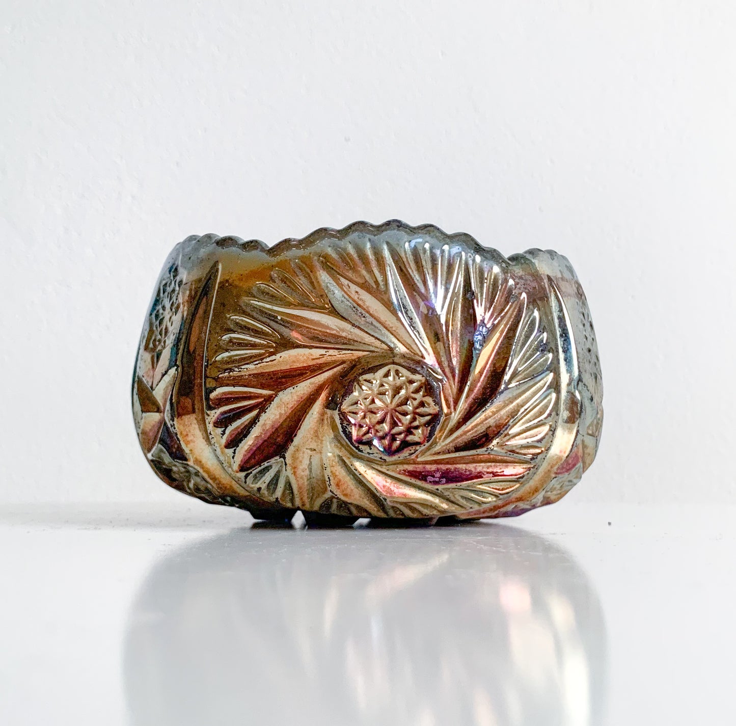 Riihimäen Lasi | Starburst carnival glass sugar bowl