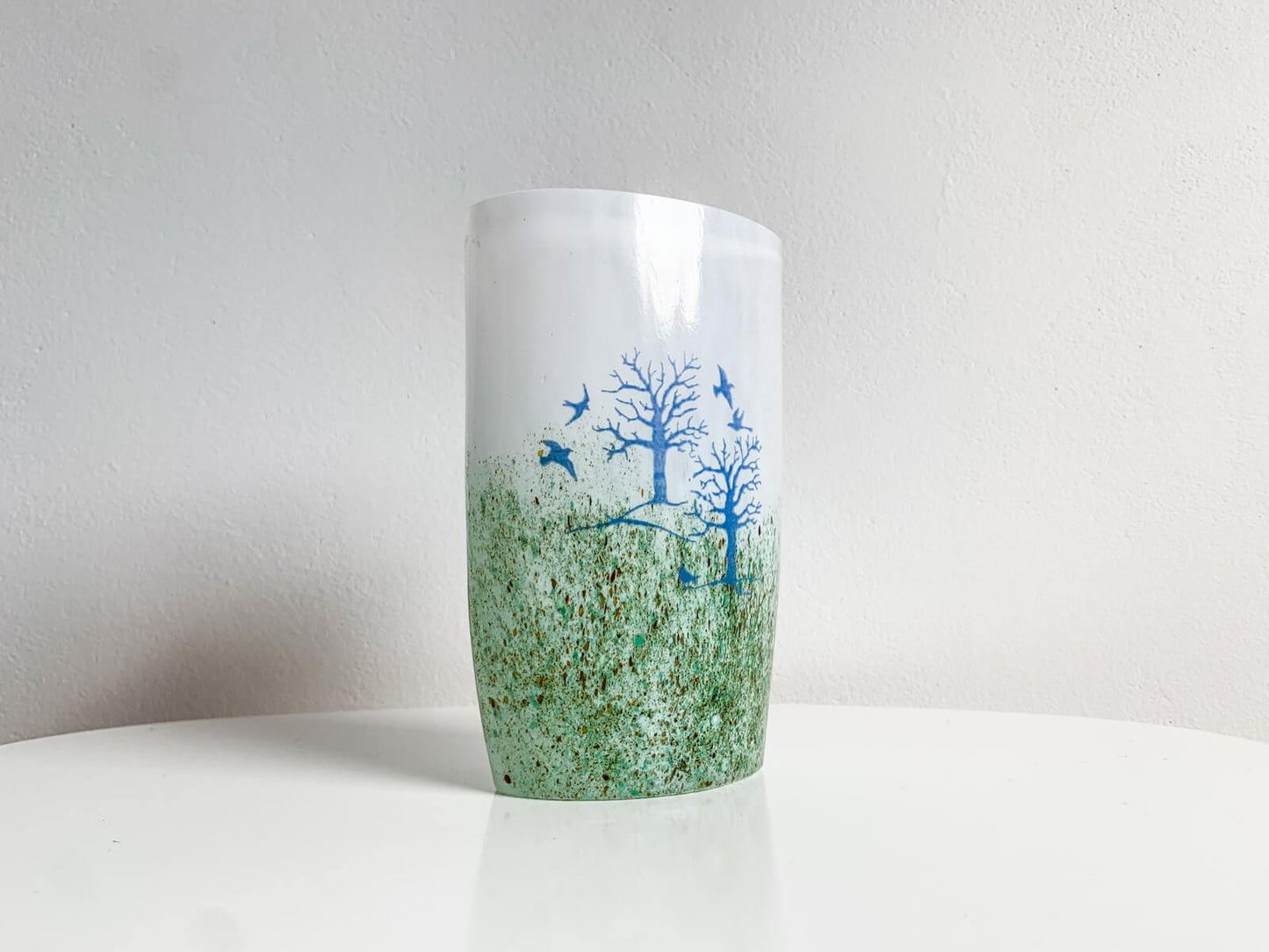 Kjell Engman Kosta Boda, Vase October Sweden 1980s