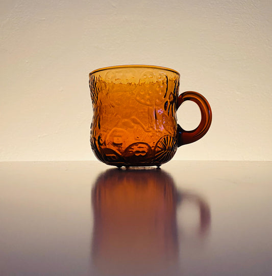 Glass cup for punch/glög from Fauna series by Oiva Toikka. Nuutajärvi 1970s
