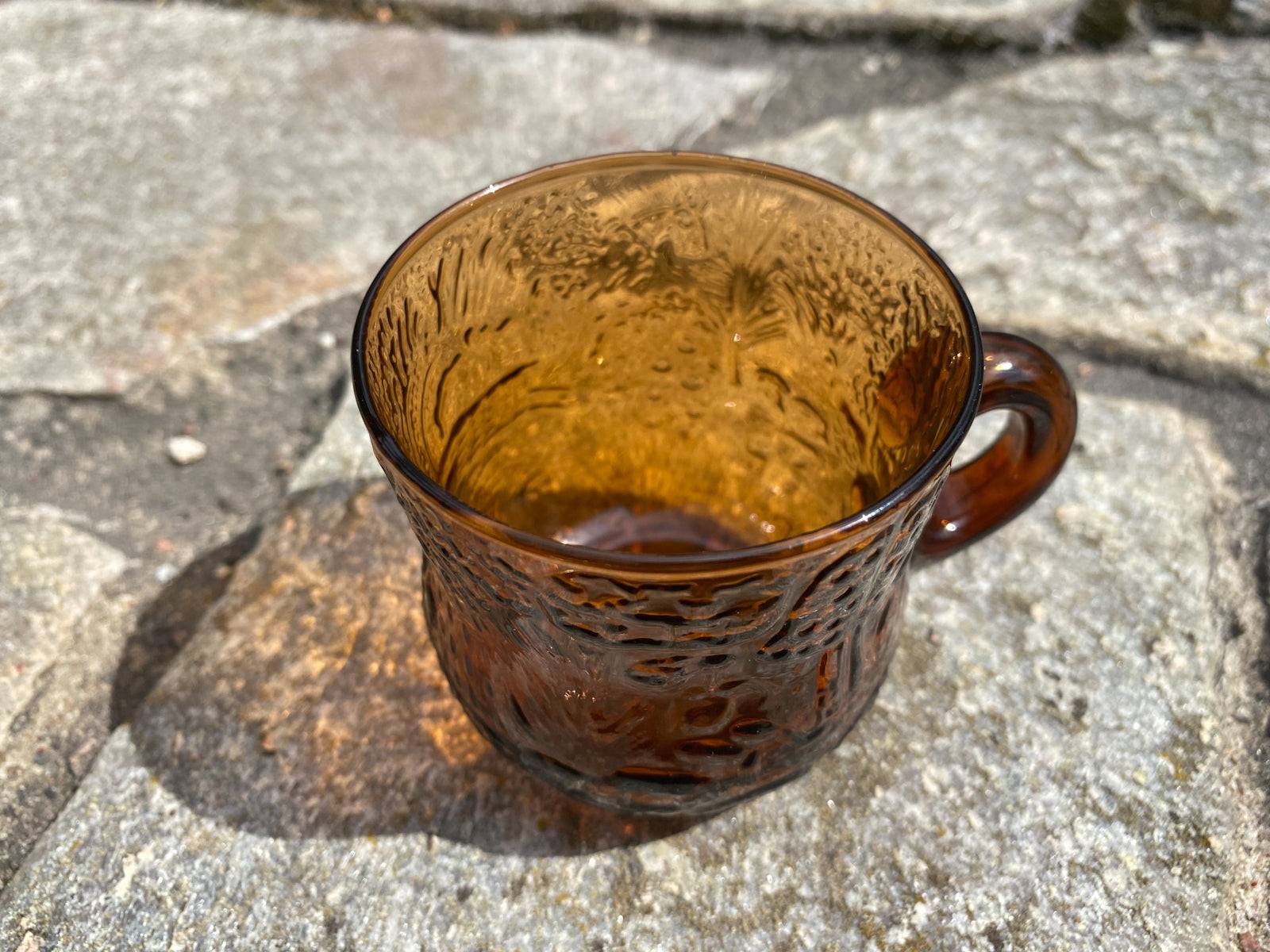 Glass cup for punch/glög from Fauna series by Oiva Toikka. Nuutajärvi 1973-76