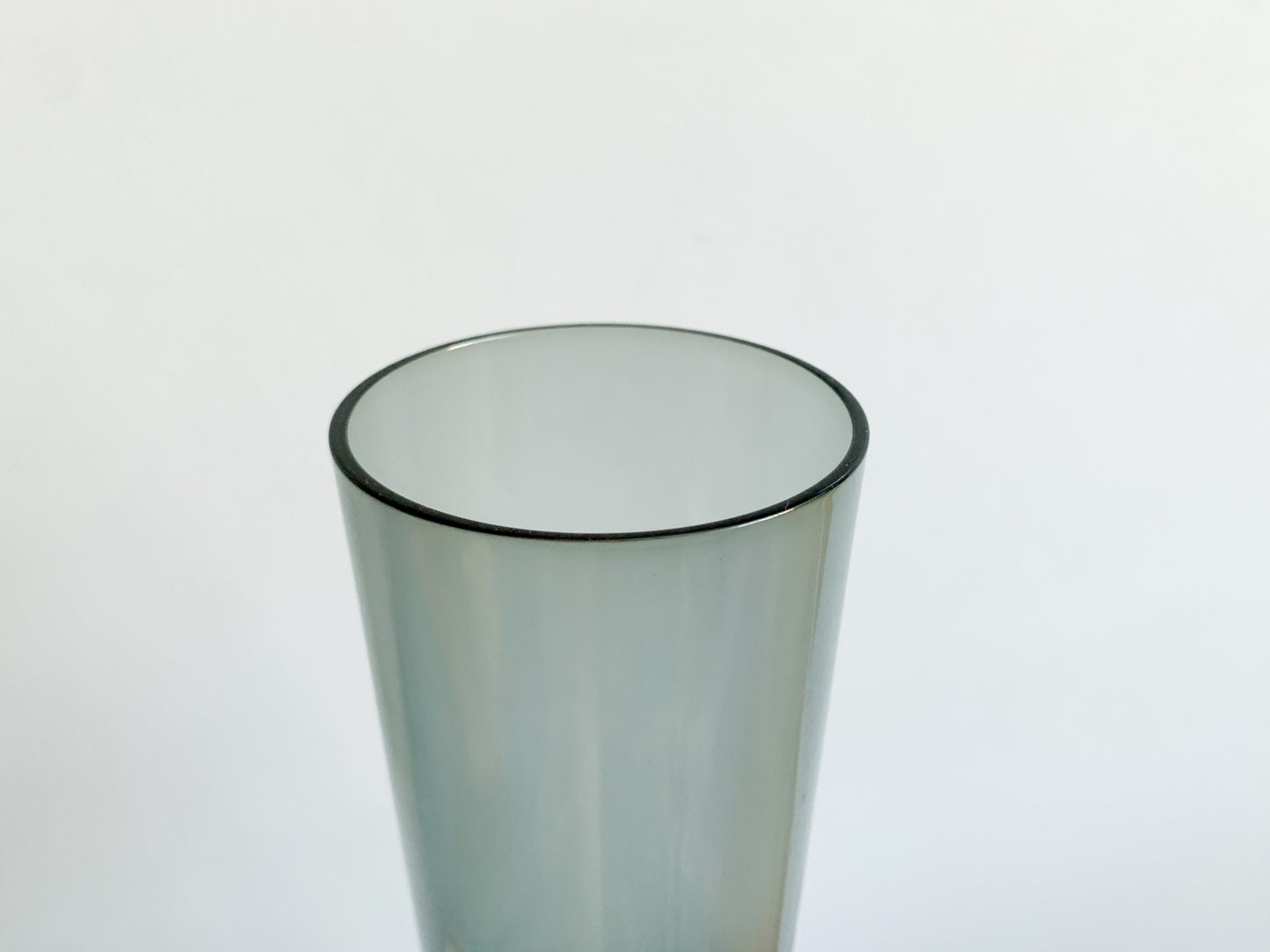Kaj Franck Nuutajarvi, Modernist vase art object 1428, Finland 1960s