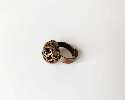 Bronze ring floral motif