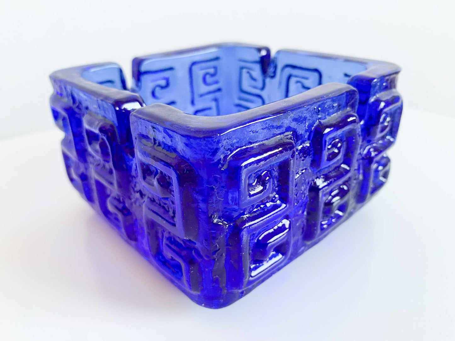 Glass object, bowl and ashtray Taalari by designer Tamara Aladin, Riihimaki Finland, 1967-75