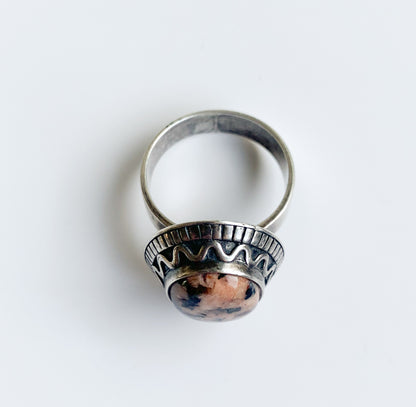 Kalevala Koru | Silver ring with pink granite