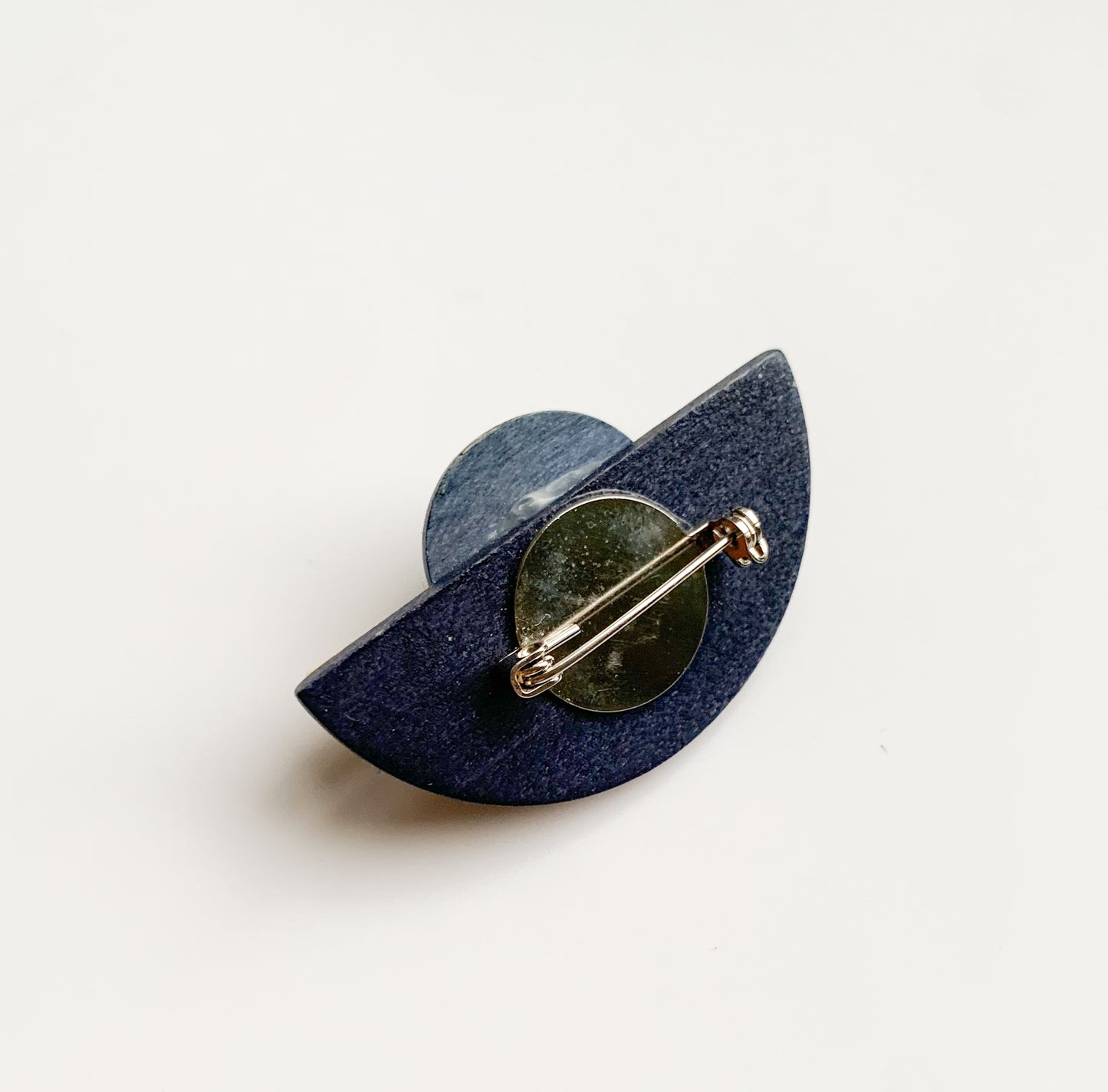 Aarikka blue stained wood sphere brooch