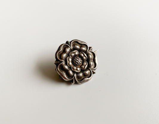 Vintage Henrik Moller Silver Brooch in Norwegian Art Nouveau Style (2 cm)
