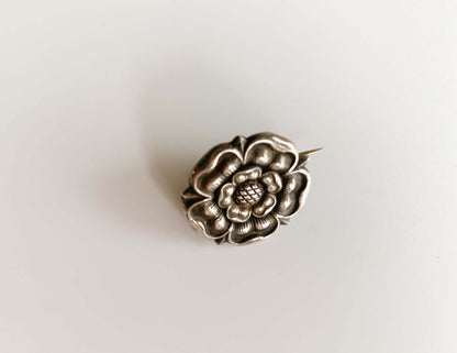 Vintage Henrik Moller Silver Brooch in Norwegian Art Nouveau Style (2 cm)