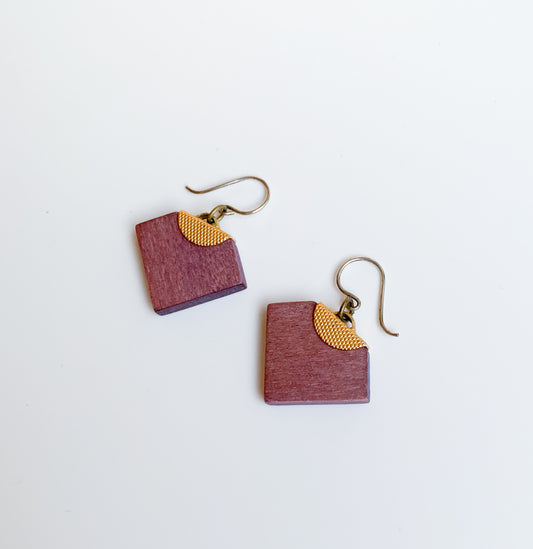 Aarikka mauve wooden earrings, brass detail