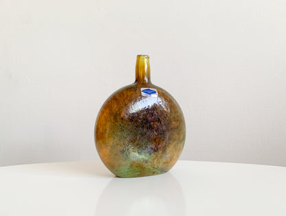 Vase art-bottle Mansikkapaikka flask form, luster glass by Oiva Toikka, Nuutajärvi 1980s