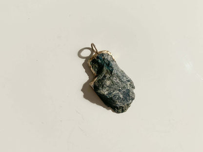 Spectrolite Pendant in Sterling Silver, Finland