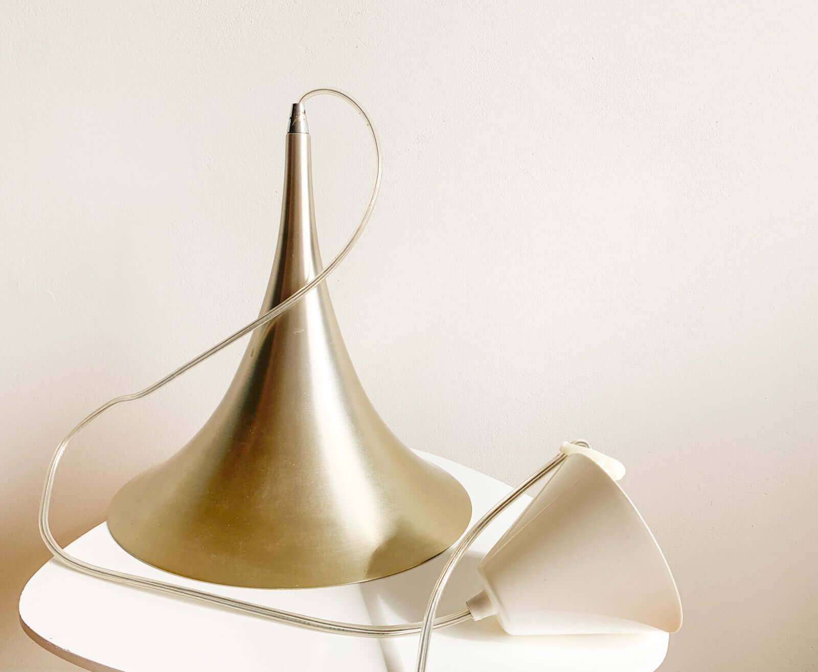Midcentury design lamp | Store where to buy vintage lighting | Molna collection