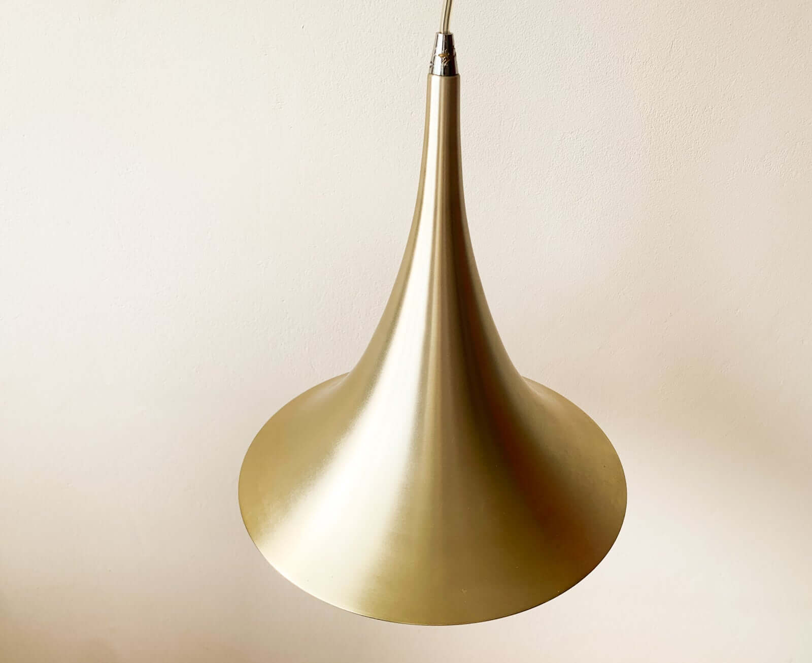 Scandinavian style lighting | Golgen lamp| Molna vintage