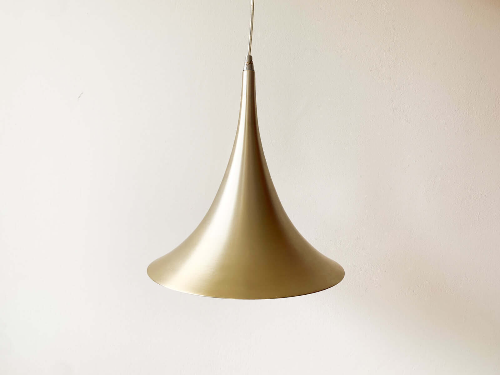 Vintage midcentury lamp trumpet