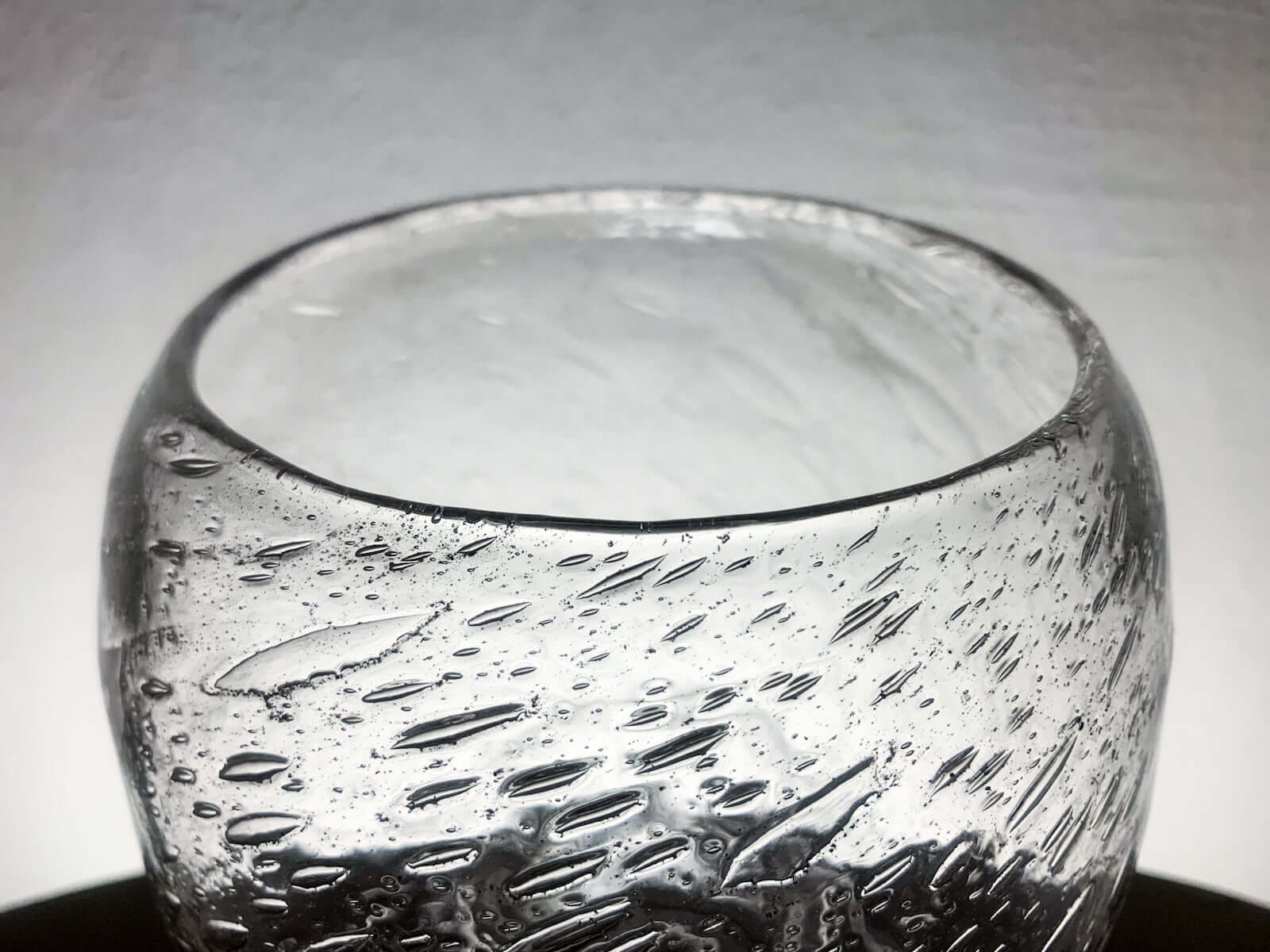 Sargasso vase Kaj Franck, Nuutajärvi, Finland | Finnish art glass