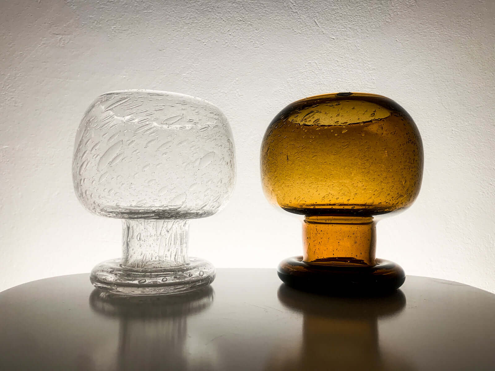 Pair of footed bowl vases Sargasso series, Kaj Franck | Finnish design glass