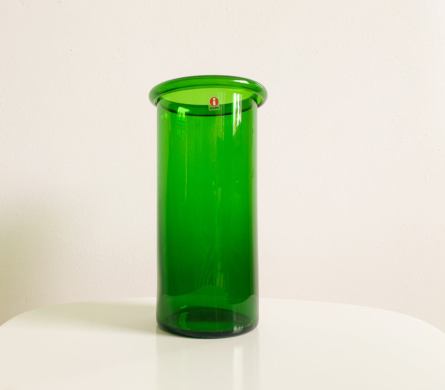Markku Salo, Nuutajarvi Juno green vase, 1990s Finland