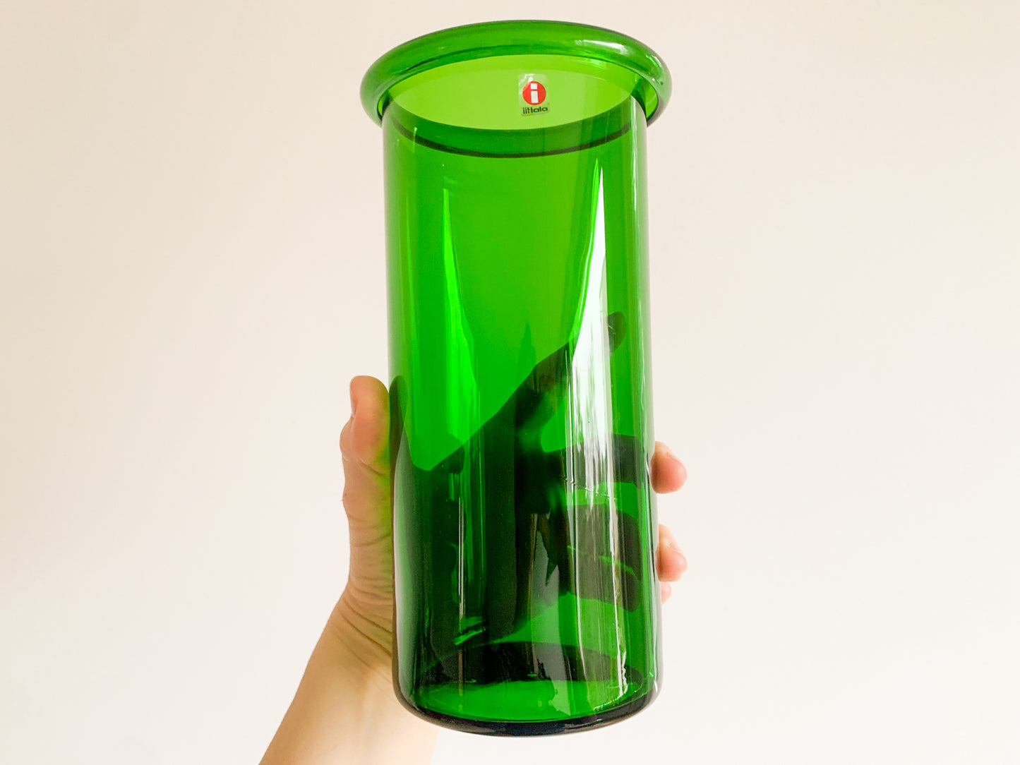 Markku Salo, Nuutajarvi Juno green vase, 1990s Finland