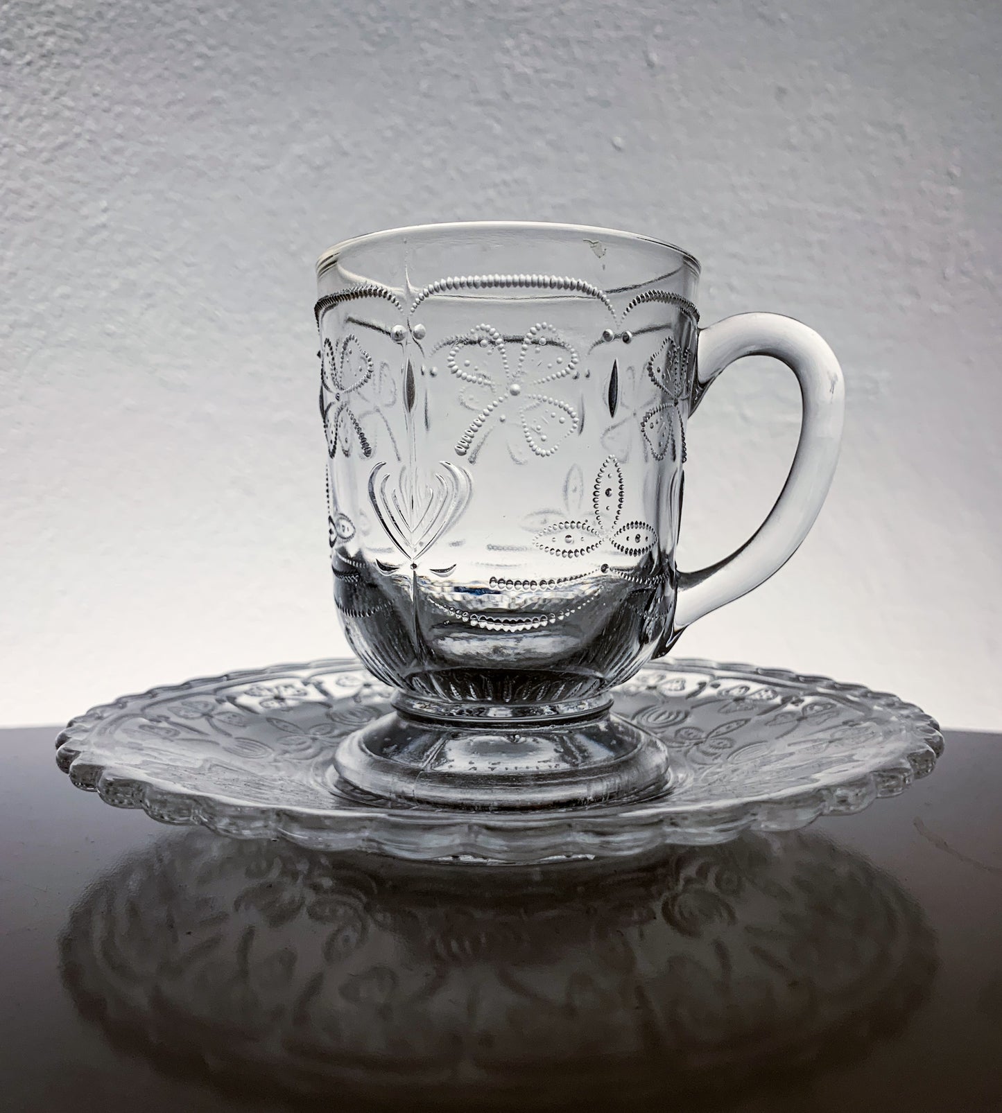Nuutajärvi 2 Apila cup and saucer | Kerttu Nurminen