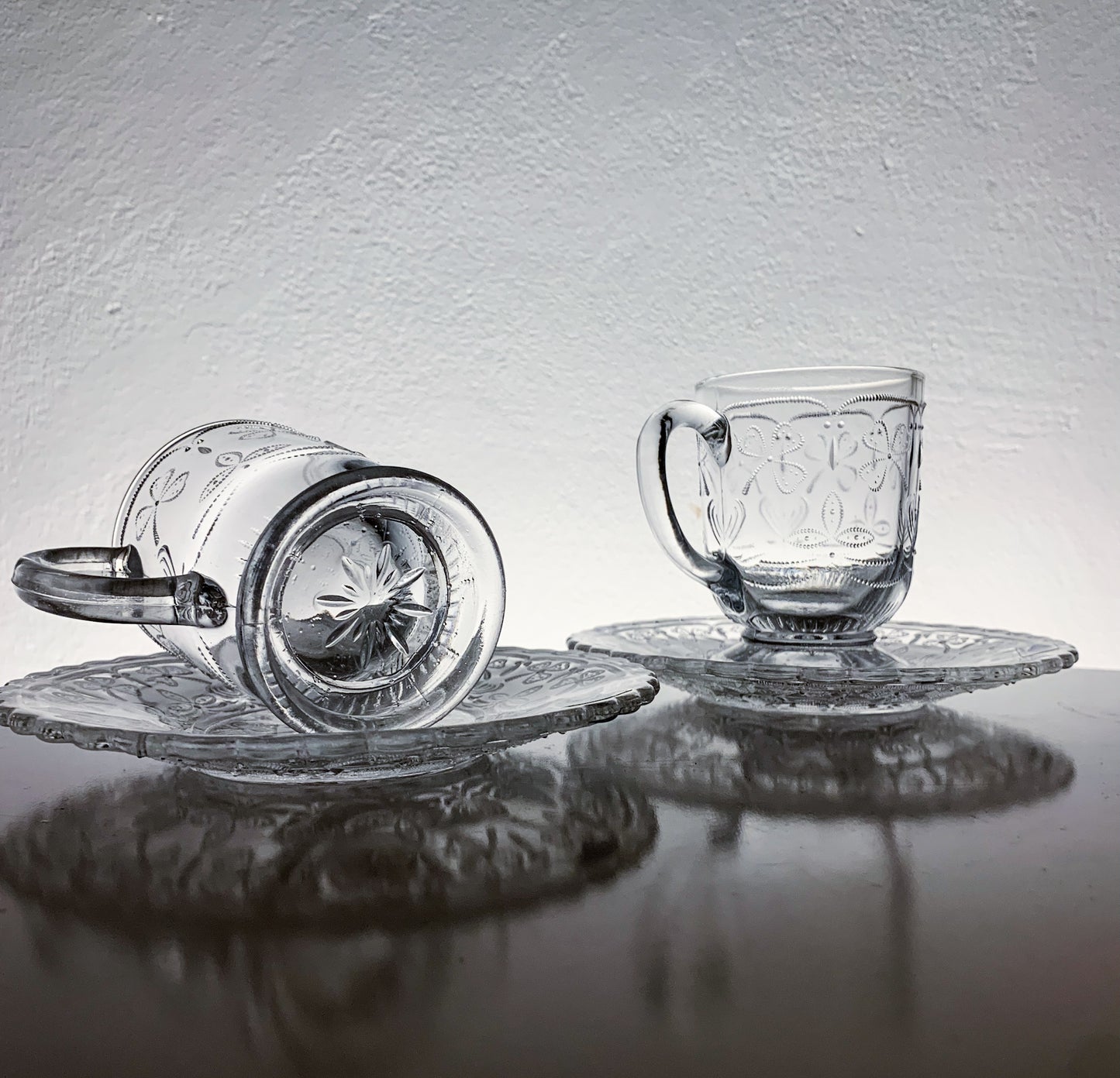 Nuutajärvi 2 Apila cup and saucer | Kerttu Nurminen