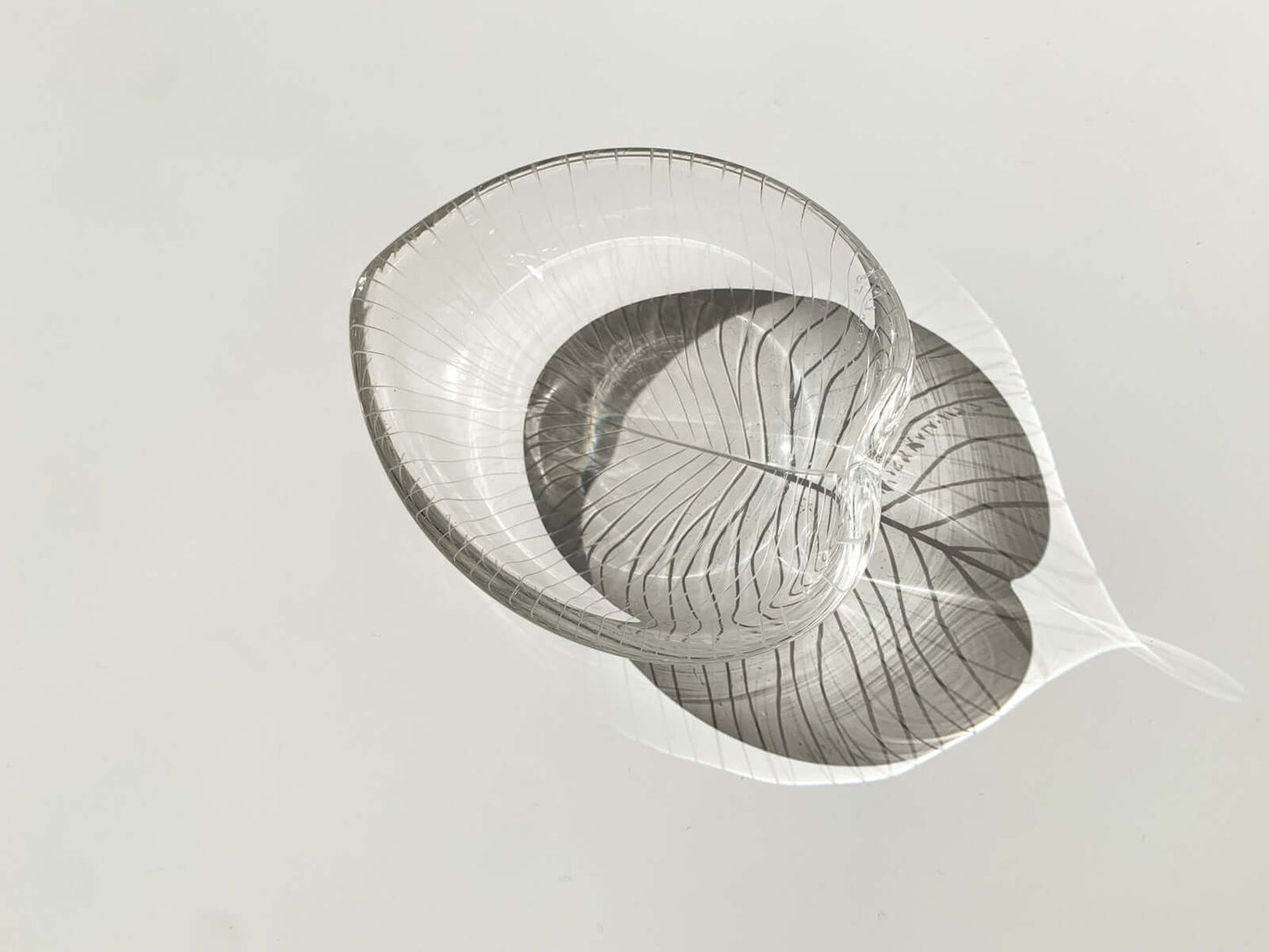 Iittala Tapio Wirkkala, Art glass object Lehti 3268 signed, 1950s