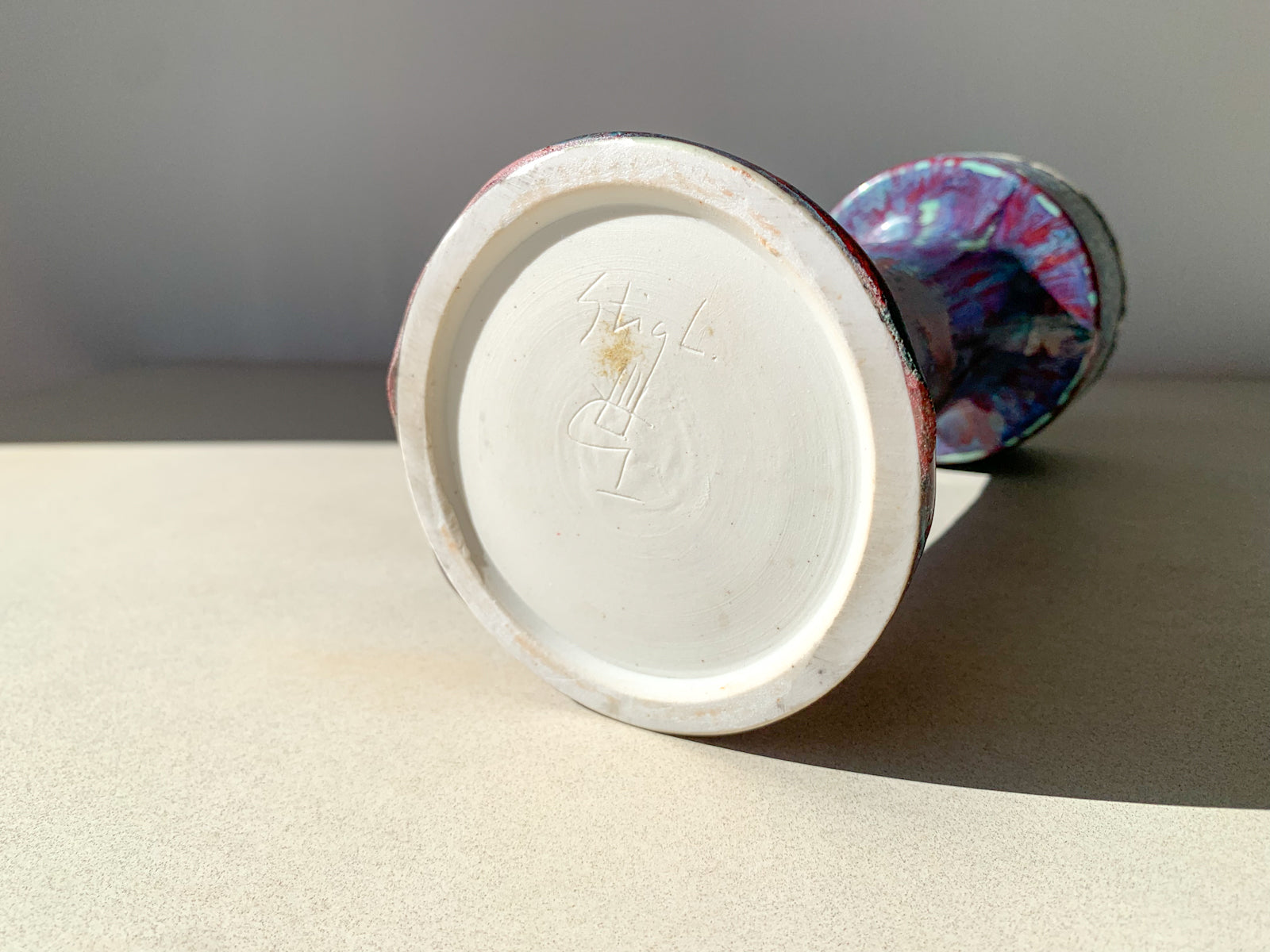 Designer Stig Lindberg signature | Vintage ceramic vase | Swedish design