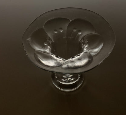 Lumme vase by Kerttu Nurminen, Nuutajärvi