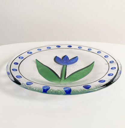 Kosta Boda Tulipa plate | Ulrica Hydman-Vallien