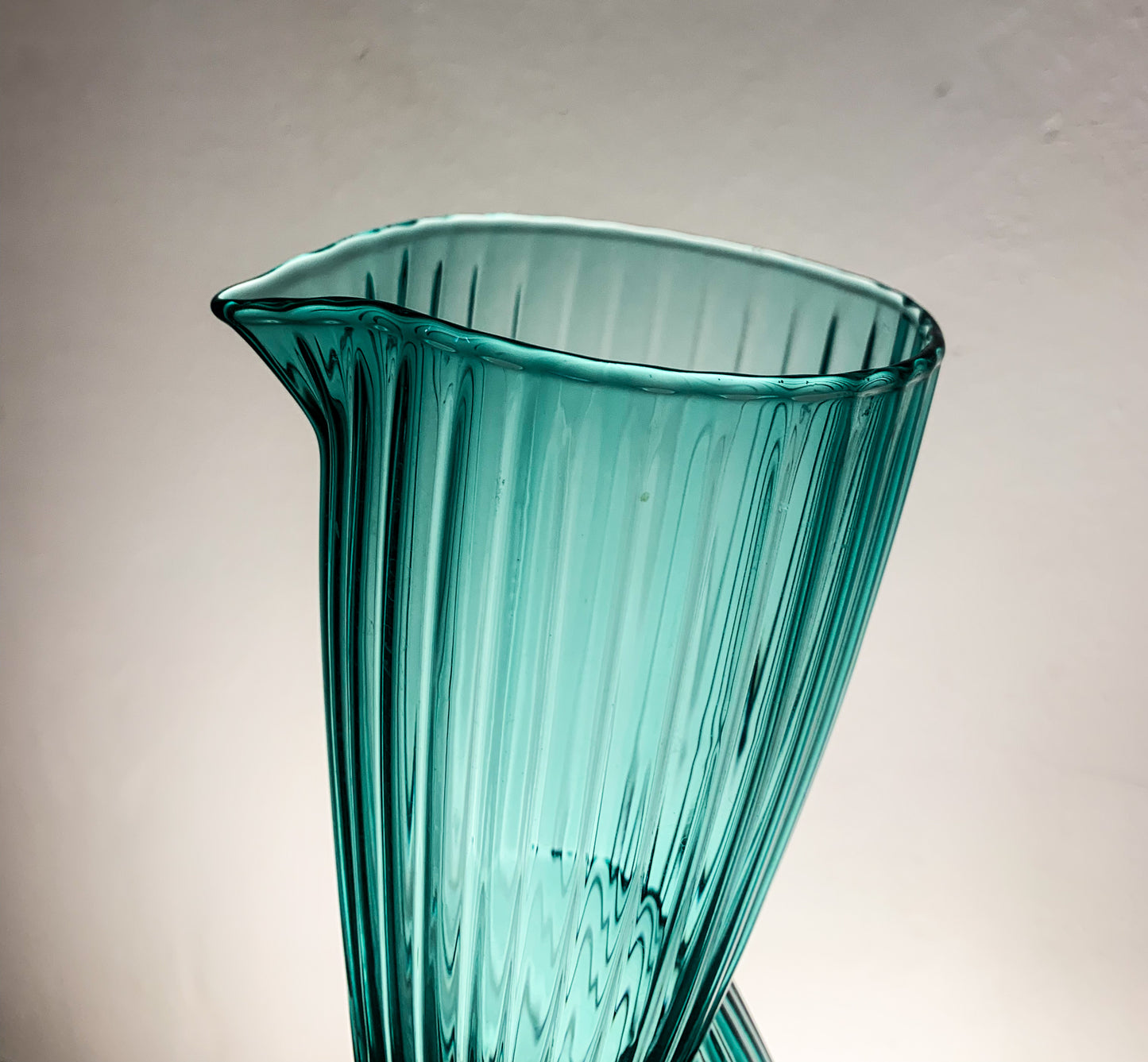 Iittala Gluck! teal glass pitcher | Kati Tuominen-Niittylä