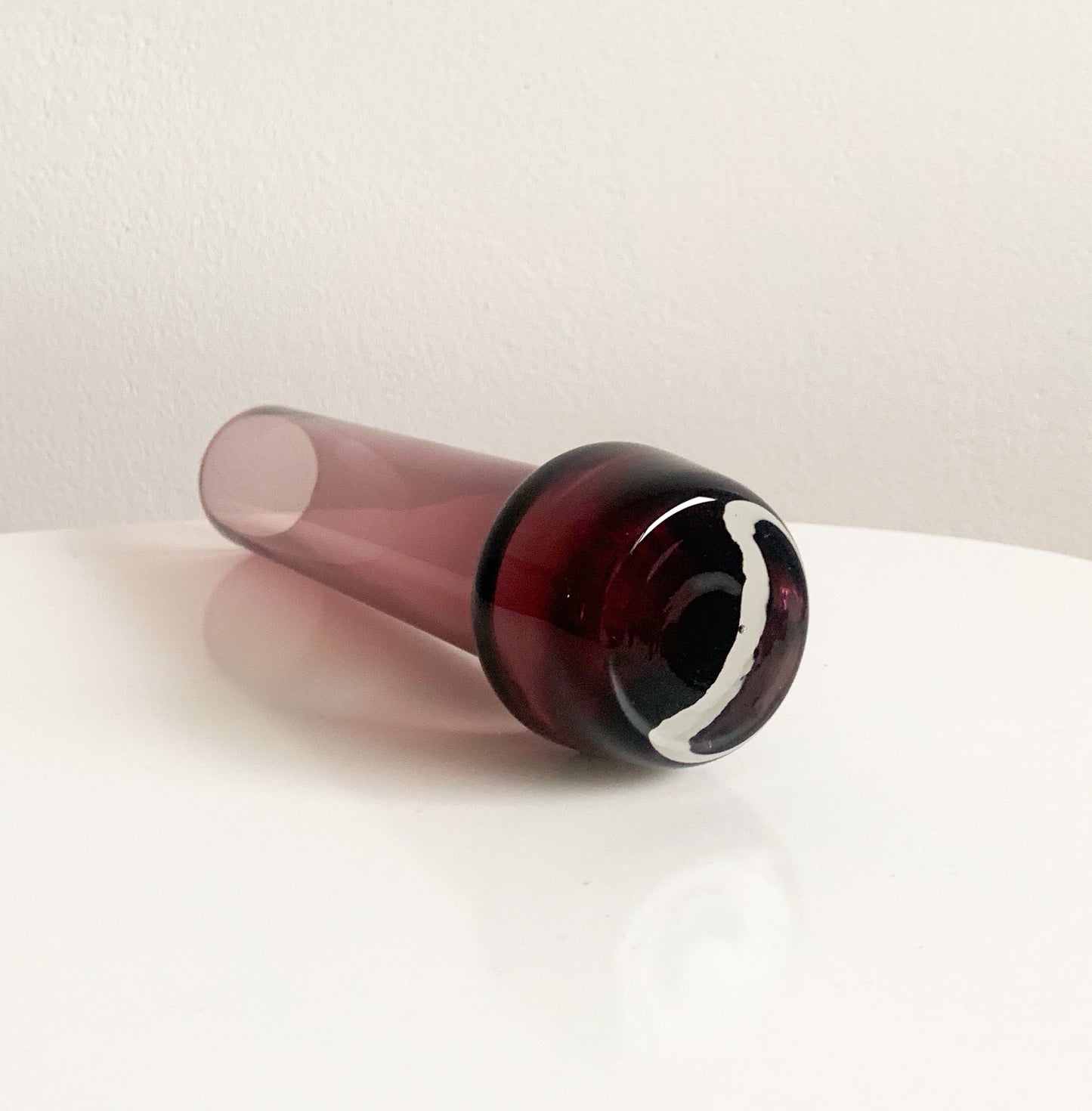 Modernist glass vase by Tamara Aladin | Riihimaen lasi