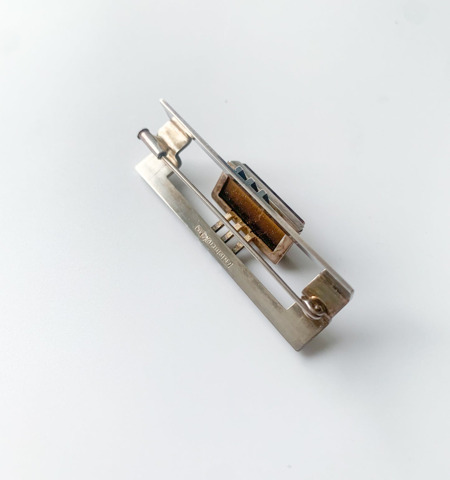 Elis Kauppi, Brosche, Silber, Tigerauge, modernistisch