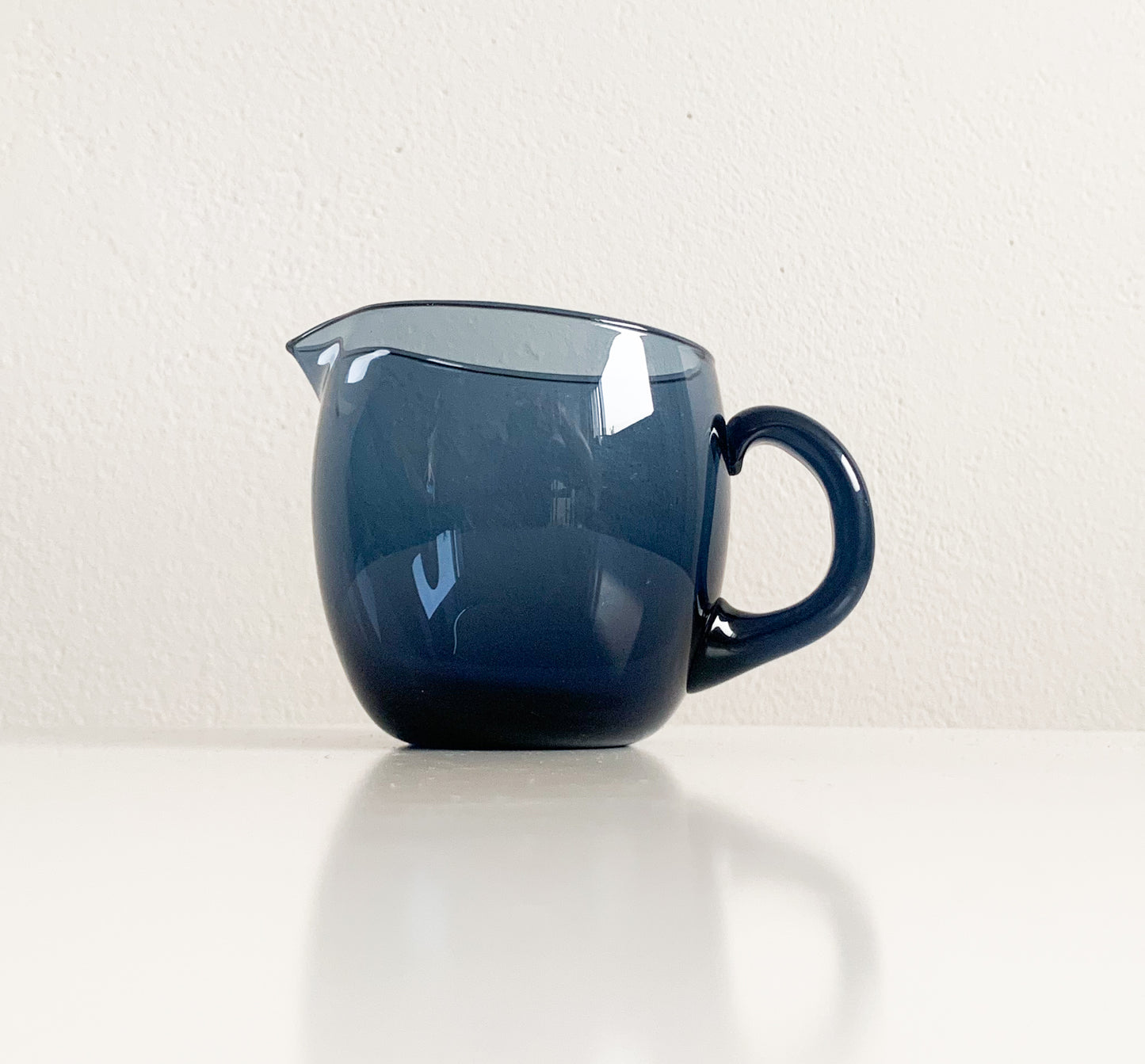 Petrol blue glass creamer | Tapio Wirkkala Iittala