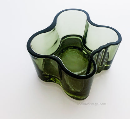 Aalto moss green candle holder | Iittala