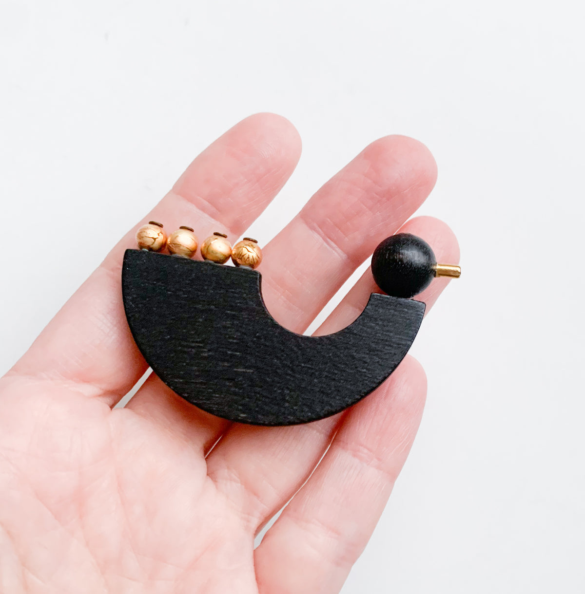 Aarikka Helmilintu Black Wooden Brooch