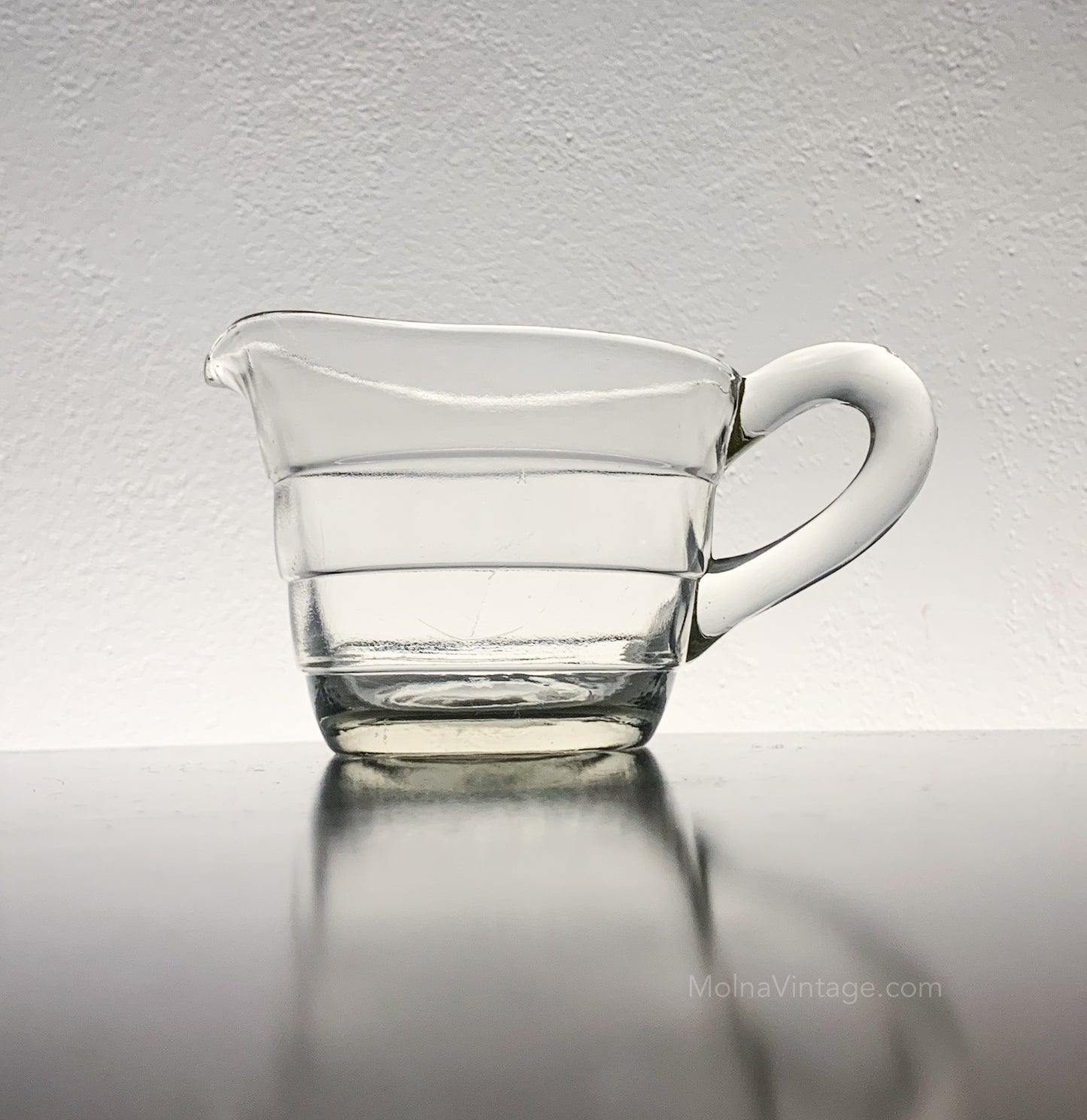 Maininki glass creamer saucer | Goran Hongell Karhula | Molna Vintage