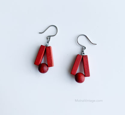 Red Wood Bead Earrings | Aarikka Finland | Molna Vintage