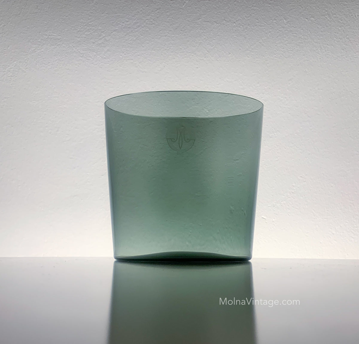 SH142 Grey Glass Vase | Saara Hopea Nuutajarvi | Martat | Molna Vintage