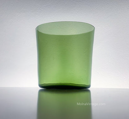 SH142 Vase Green glass vase | Saara Hopea Nuutajarvi | Molna Vintage
