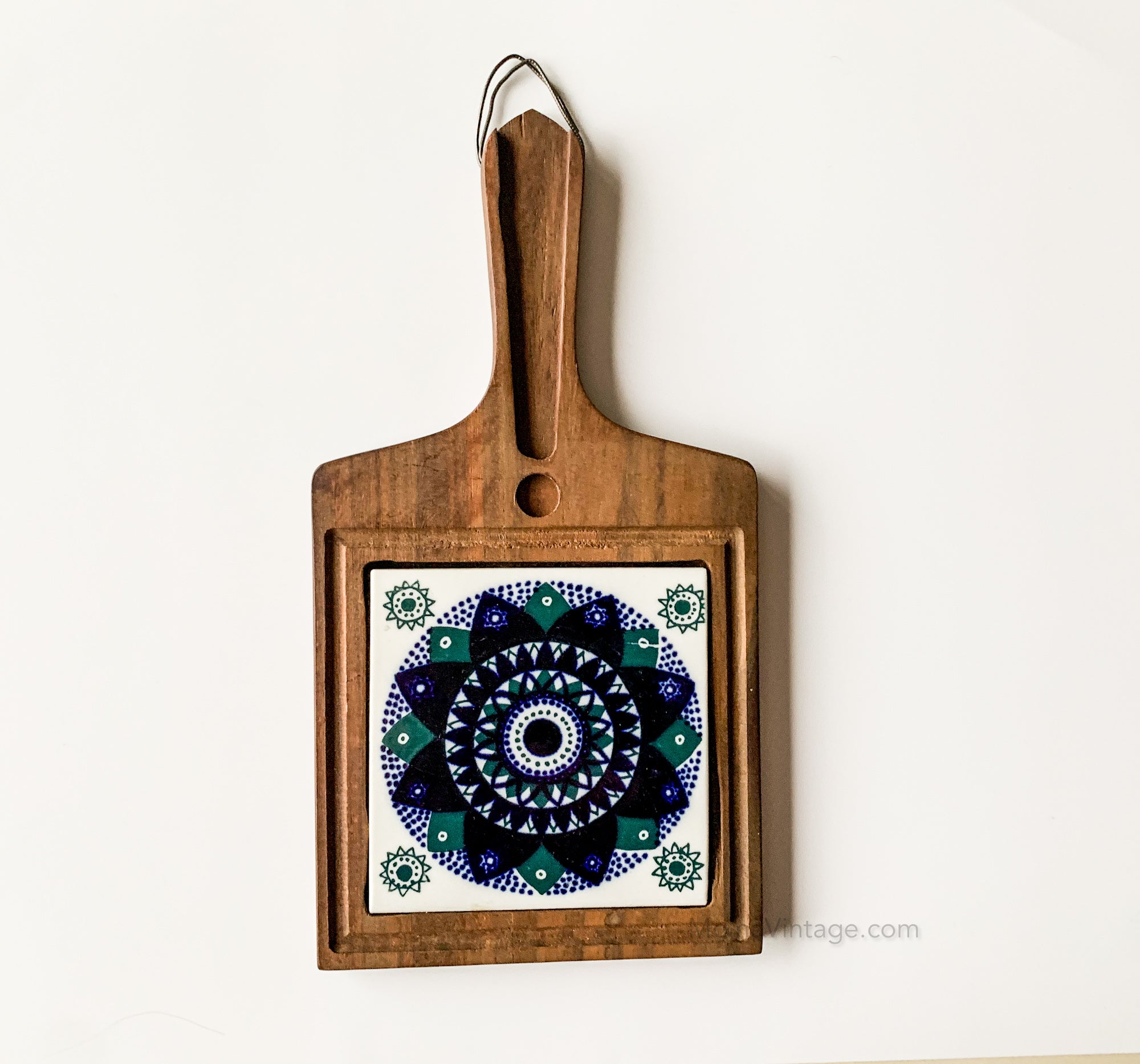 Lindholm teak trivet Arabia Sinikukka tile | Hilkka-Liisa Ahola